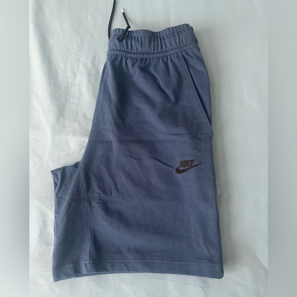 Nike - Sportswear Men's Lightweight Knit Shorts